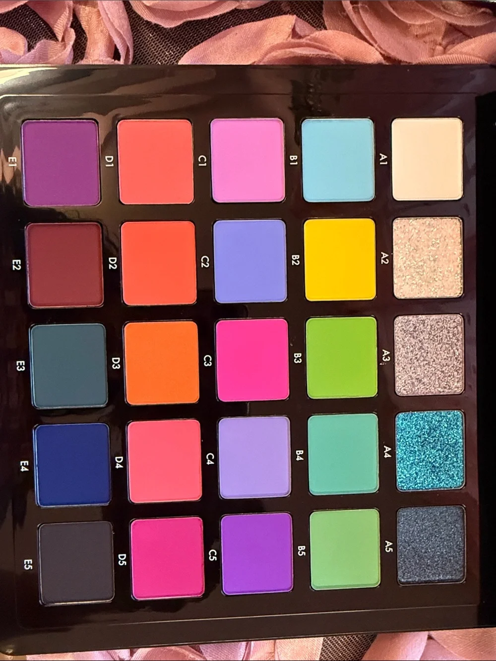 Vibrant 25-Color Eyeshadow Palette - Bright Multi-Color Makeup